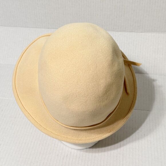 Vintage MARIVA ENGLAND Cloche Felt Hat Cream Color w Decorative Band main image 10